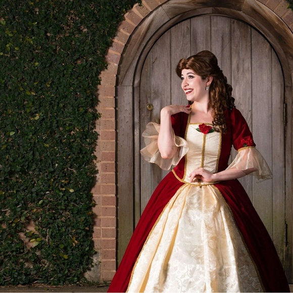 Meet your Posher, Amanda - Picture 3 of 5